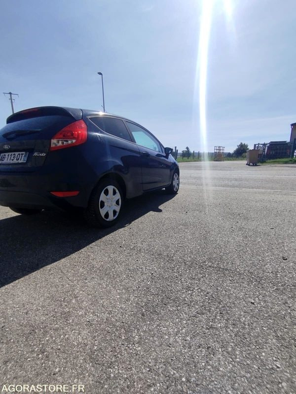 FORD FIESTA 1.4 TDCI DIESEL - ANNEE 2009 - 168000 KMS - 5 PLACES - Легковой автомобиль: фото 4 FORD FIESTA 1.4 TDCI DIESEL - ANNEE 2009 - 168000 KMS - 5 PLACES - Легковой автомобиль: фото 4