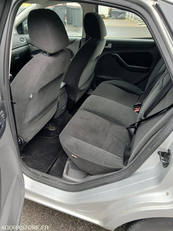 FORD FOCUS 1.8 ESSENCE - 2006 - 135 225 km - Легковой автомобиль: фото 5 FORD FOCUS 1.8 ESSENCE - 2006 - 135 225 km - Легковой автомобиль: фото 5