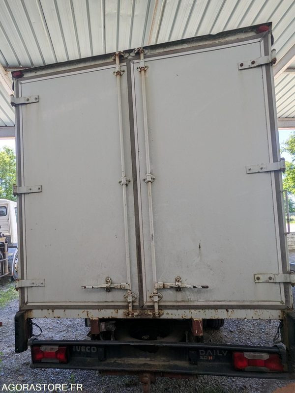 FOURGON IVECO 35C18 - 2008 - 182 000 KM - Цельнометаллический фургон: фото 5 FOURGON IVECO 35C18 - 2008 - 182 000 KM - Цельнометаллический фургон: фото 5