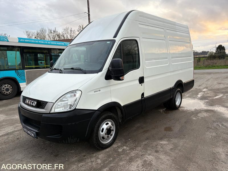 FOURGON IVECO DAILY 180 CV - Цельнометаллический фургон: фото 2 FOURGON IVECO DAILY 180 CV - Цельнометаллический фургон: фото 2