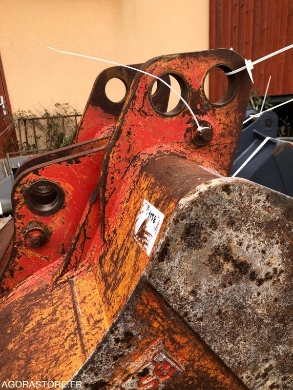 Godet CASE 110cm axes 60 et 75mm - Ковш для экскаватора: фото 5 Godet CASE 110cm axes 60 et 75mm - Ковш для экскаватора: фото 5