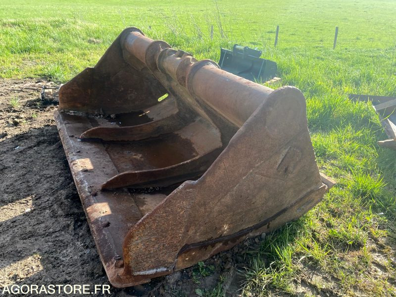 Godet curage 2200 mm MORIN M7 - Ковш для экскаватора: фото 1 Godet curage 2200 mm MORIN M7 - Ковш для экскаватора: фото 1