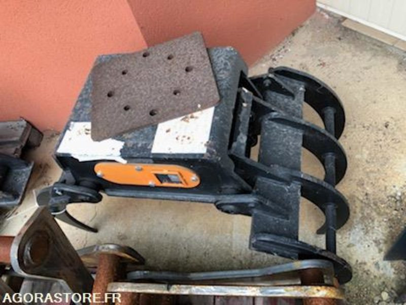 Grappin NEUF fixe sans rotation pour pelle 3 à 6 T - Строительное оборудование: фото 2 Grappin NEUF fixe sans rotation pour pelle 3 à 6 T - Строительное оборудование: фото 2