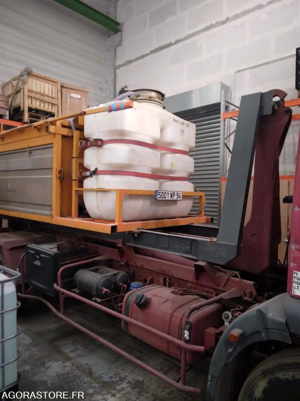 Camion poids lourd IVECO avec saleuse ACOMETIS (non roulant) - Грузовик: фото 3 Camion poids lourd IVECO avec saleuse ACOMETIS (non roulant) - Грузовик: фото 3