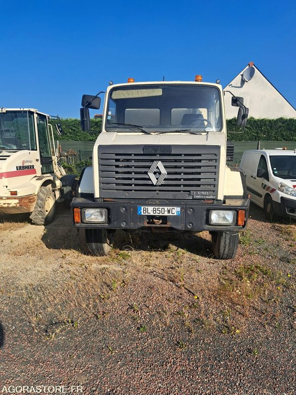 RENAULT C30 6X4 CITERNE - 1989 / 501512 KM (ME042) - Грузовик: фото 2 RENAULT C30 6X4 CITERNE - 1989 / 501512 KM (ME042) - Грузовик: фото 2