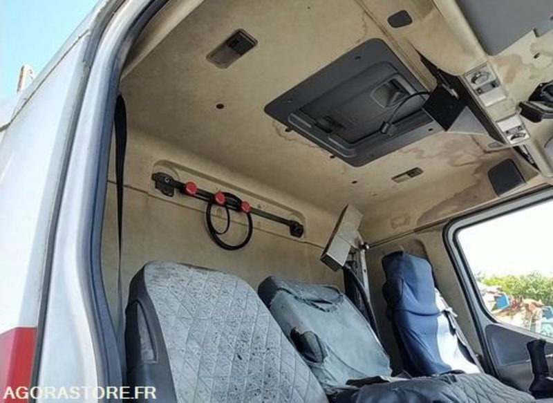 Грузовик Renault Premium PATA 6X4 - EJ922KB - 2002 / 507807 KM (MT514): фото 10