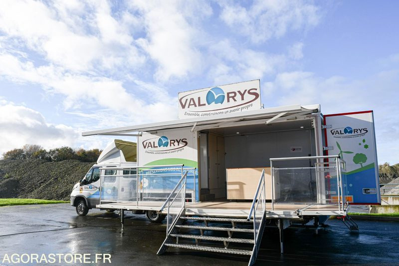 VEHICULE EVENEMENTIEL - CAMION PODIUM IVECO DAILY 6000 kms 2018 - Грузовик: фото 3 VEHICULE EVENEMENTIEL - CAMION PODIUM IVECO DAILY 6000 kms 2018 - Грузовик: фото 3