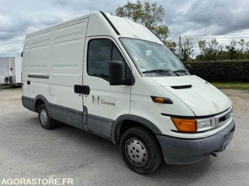 IVECO DAILY - 2003 - 173808KMS - Цельнометаллический фургон: фото 5 IVECO DAILY - 2003 - 173808KMS - Цельнометаллический фургон: фото 5