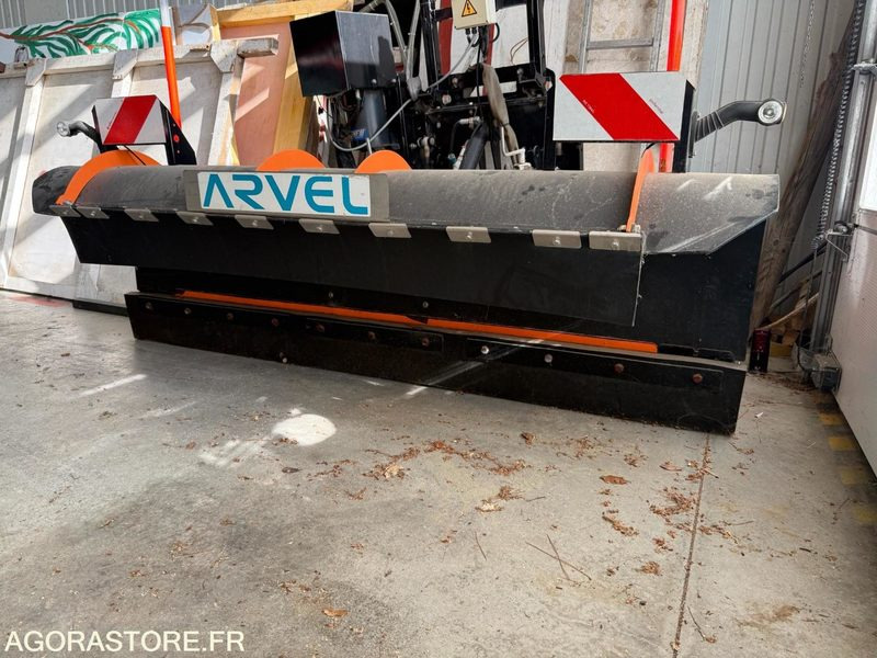 LAME A NEIGE AVEC FIXATION - Отвал для снега: фото 1 LAME A NEIGE AVEC FIXATION - Отвал для снега: фото 1