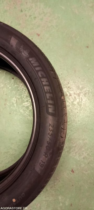 LOT DE 4 PNEUMATIQUES MICHELIN PRIMACY 4 235 50 R19 103V - Инструмент/ Оборудование: фото 2 LOT DE 4 PNEUMATIQUES MICHELIN PRIMACY 4 235 50 R19 103V - Инструмент/ Оборудование: фото 2