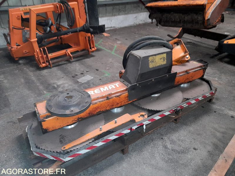 MASSEY FERGUSON 6455 avec ensemble outils Noremat - Трактор: фото 3 MASSEY FERGUSON 6455 avec ensemble outils Noremat - Трактор: фото 3