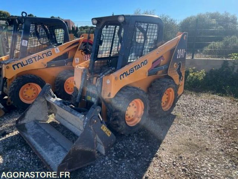 Mini chargeur à pneu Mustang SL2041 - Погрузчик: фото 1 Mini chargeur à pneu Mustang SL2041 - Погрузчик: фото 1