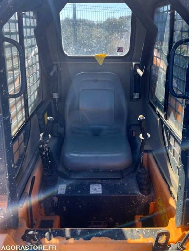 Mini chargeur à pneu Mustang SL2041 - Погрузчик: фото 4 Mini chargeur à pneu Mustang SL2041 - Погрузчик: фото 4