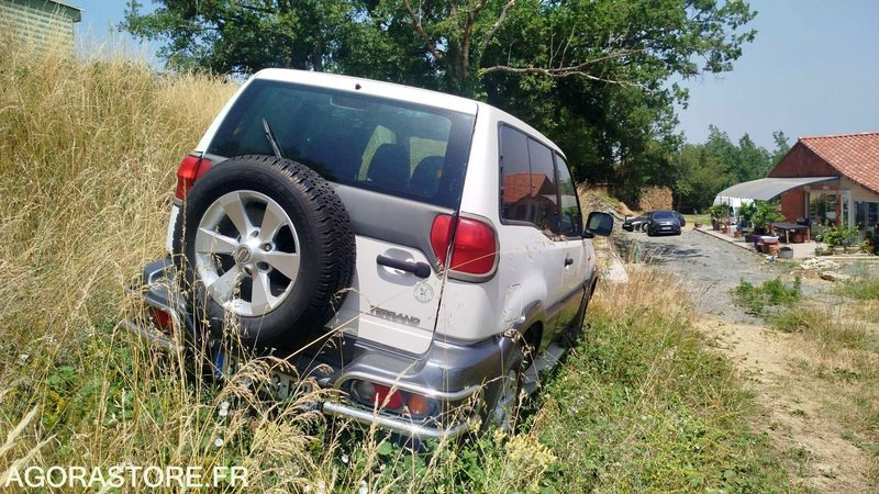 Nissan Terrano - 2004 - Внедорожник: фото 4 Nissan Terrano - 2004 - Внедорожник: фото 4