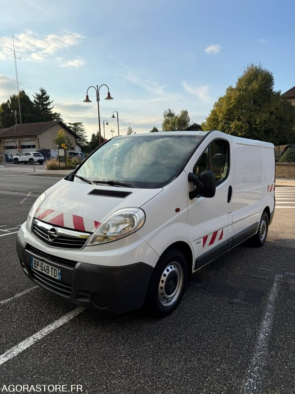 OPEL VIVARO 2L CDTI 90CH moteur 2L dci 90ch à chaine de distribution - Легковой фургон: фото 2 OPEL VIVARO 2L CDTI 90CH moteur 2L dci 90ch à chaine de distribution - Легковой фургон: фото 2