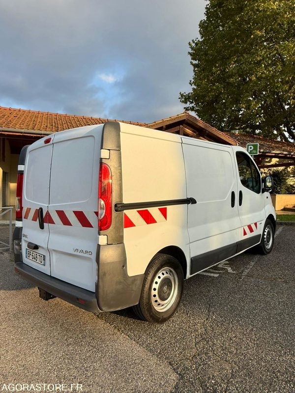 OPEL VIVARO 2L CDTI 90CH moteur 2L dci 90ch à chaine de distribution - Легковой фургон: фото 4 OPEL VIVARO 2L CDTI 90CH moteur 2L dci 90ch à chaine de distribution - Легковой фургон: фото 4