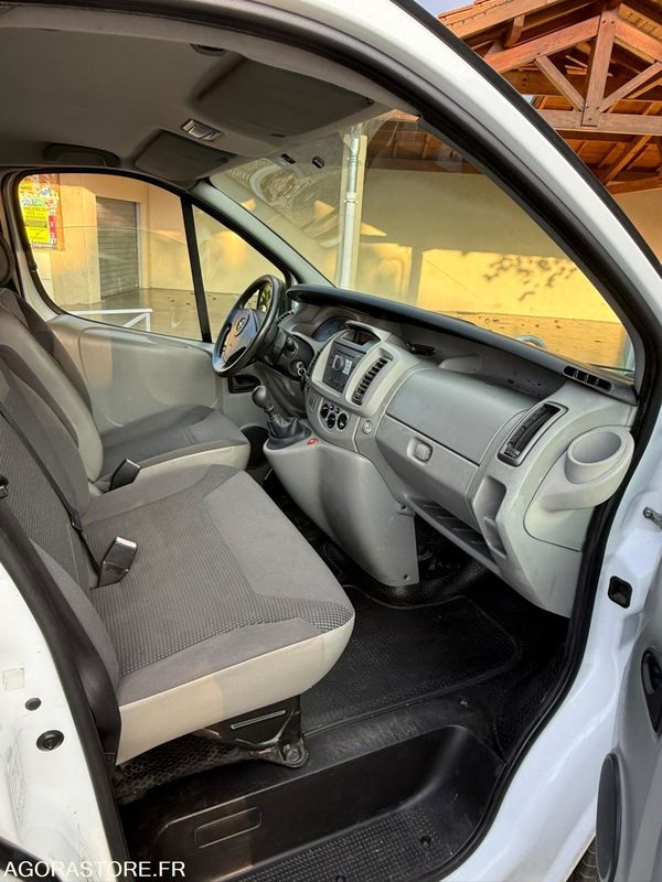 OPEL VIVARO 2L CDTI 90CH moteur 2L dci 90ch à chaine de distribution - Легковой фургон: фото 5 OPEL VIVARO 2L CDTI 90CH moteur 2L dci 90ch à chaine de distribution - Легковой фургон: фото 5