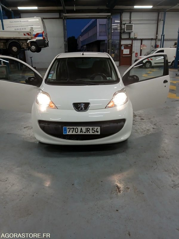 PEUGEOT 107 - 2008 - 142642 KM - Легковой автомобиль: фото 1 PEUGEOT 107 - 2008 - 142642 KM - Легковой автомобиль: фото 1