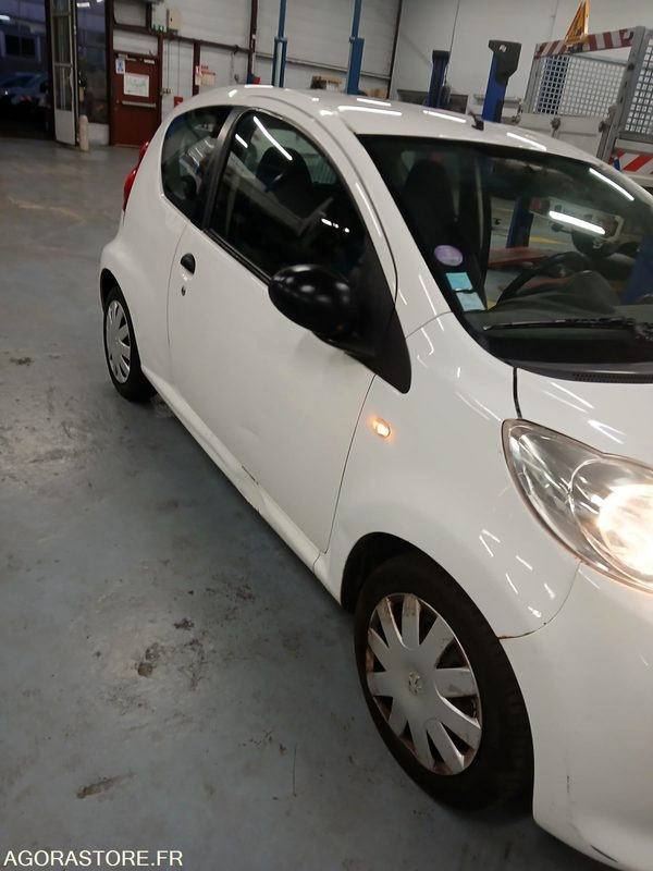 PEUGEOT 107 - 2008 - 142642 KM - Легковой автомобиль: фото 2 PEUGEOT 107 - 2008 - 142642 KM - Легковой автомобиль: фото 2