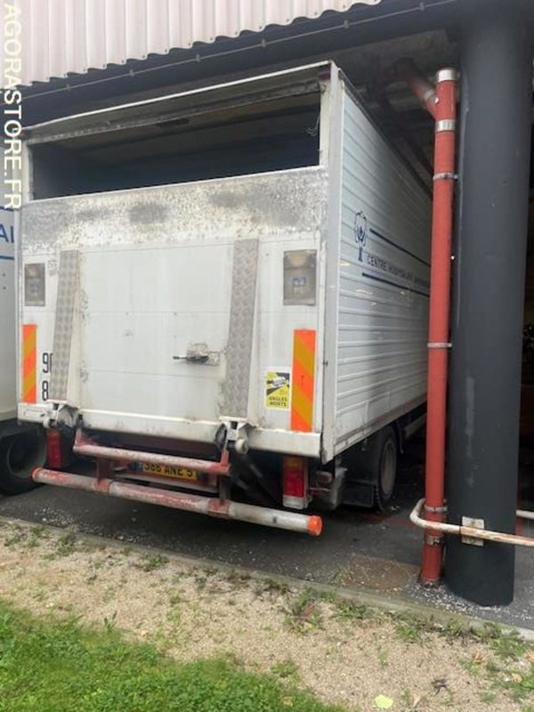 POID LOURD IVECO - Грузовик с закрытым кузовом: фото 2 POID LOURD IVECO - Грузовик с закрытым кузовом: фото 2