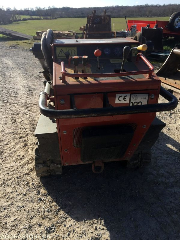 PORTE OUTILS à chenilles DITCH WITCH SK500 - Погрузчик: фото 5 PORTE OUTILS à chenilles DITCH WITCH SK500 - Погрузчик: фото 5