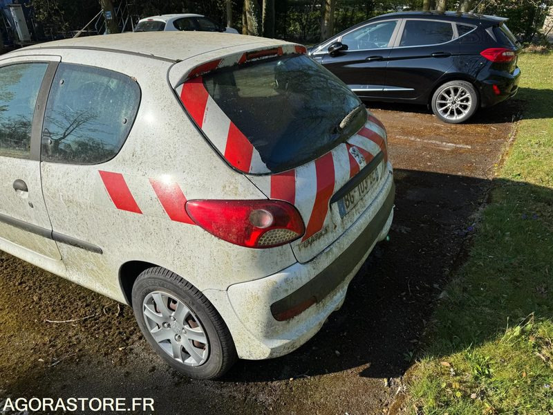 Peugeot 206+ - 2011 / 130 000 KM - Легковой автомобиль: фото 3 Peugeot 206+ - 2011 / 130 000 KM - Легковой автомобиль: фото 3