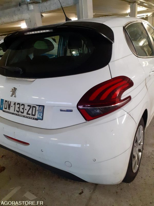 Peugeot 208 - 2015 - 195014kms - Легковой автомобиль: фото 4 Peugeot 208 - 2015 - 195014kms - Легковой автомобиль: фото 4