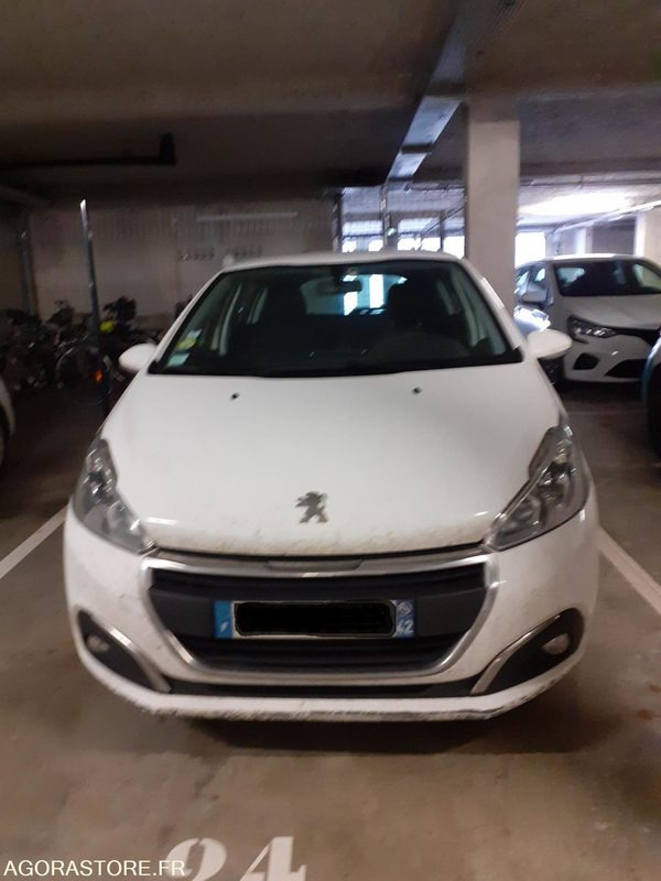 Peugeot 208 - 2015 - 210947kms - Легковой автомобиль: фото 1 Peugeot 208 - 2015 - 210947kms - Легковой автомобиль: фото 1