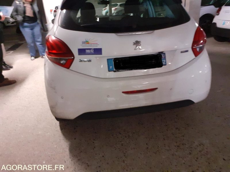 Peugeot 208 - 2015 - 210947kms - Легковой автомобиль: фото 2 Peugeot 208 - 2015 - 210947kms - Легковой автомобиль: фото 2