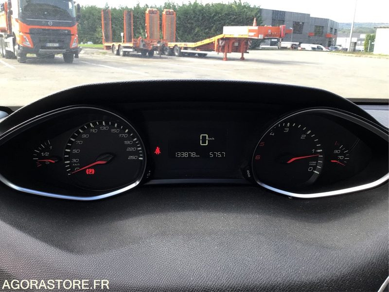 Peugeot 308 - 2014 - 133878kms - (P0403313) - Легковой автомобиль: фото 4 Peugeot 308 - 2014 - 133878kms - (P0403313) - Легковой автомобиль: фото 4