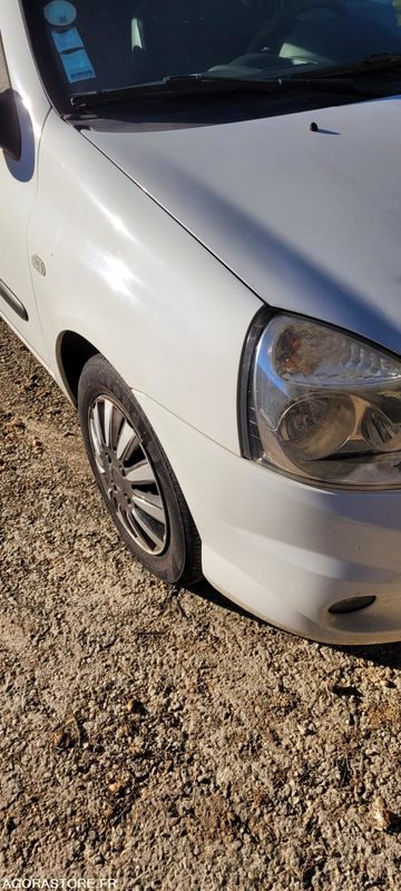 RENAULT CLIO - 2010 - Легковой автомобиль: фото 2 RENAULT CLIO - 2010 - Легковой автомобиль: фото 2