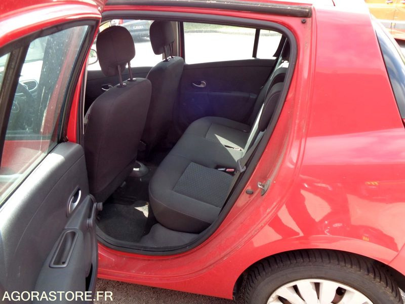 RENAULT CLIO BM.435.JB - 2011 - 196032 KM - Легковой автомобиль: фото 5 RENAULT CLIO BM.435.JB - 2011 - 196032 KM - Легковой автомобиль: фото 5