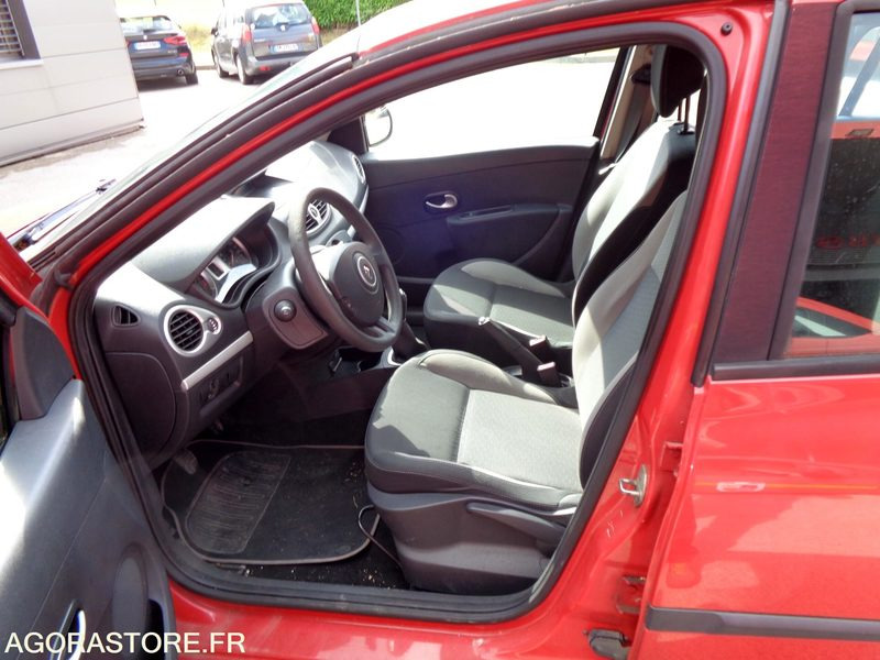 RENAULT CLIO BM.435.JB - 2011 - 196032 KM - Легковой автомобиль: фото 4 RENAULT CLIO BM.435.JB - 2011 - 196032 KM - Легковой автомобиль: фото 4