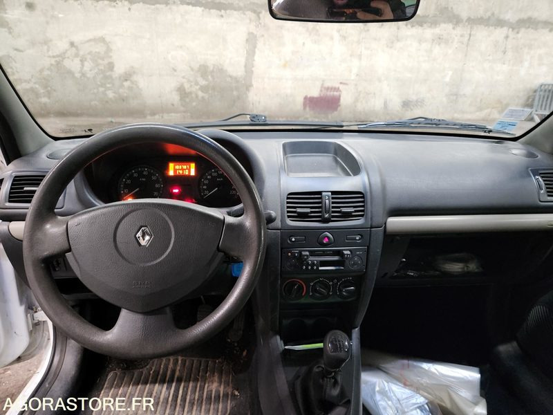 RENAULT CLIO - Легковой автомобиль: фото 3 RENAULT CLIO - Легковой автомобиль: фото 3