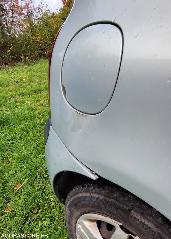 RENAULT CLIO II - Легковой автомобиль: фото 3 RENAULT CLIO II - Легковой автомобиль: фото 3