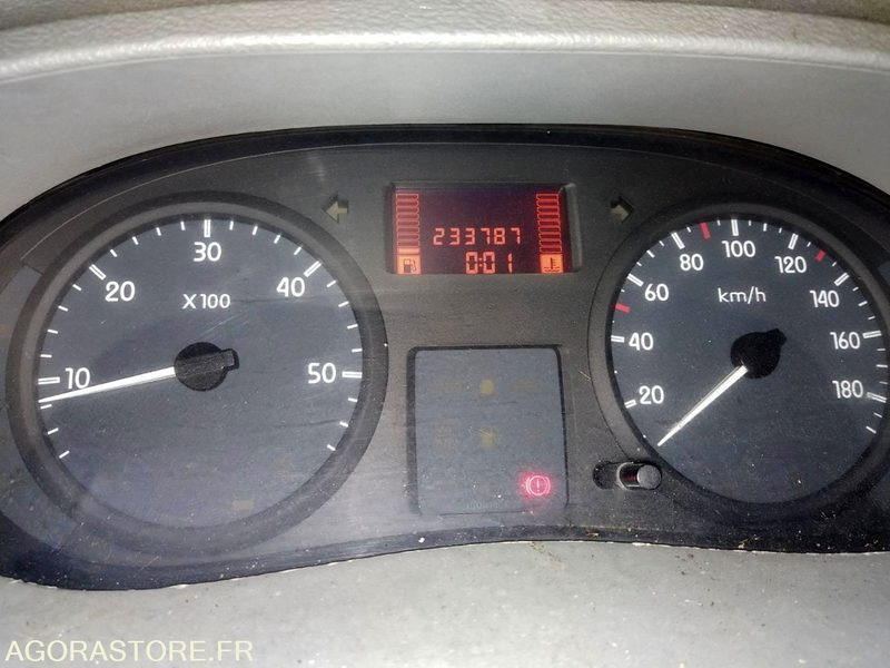 RENAULT MASTER AC 293 SY (233787 km) - Цельнометаллический фургон: фото 5 RENAULT MASTER AC 293 SY (233787 km) - Цельнометаллический фургон: фото 5