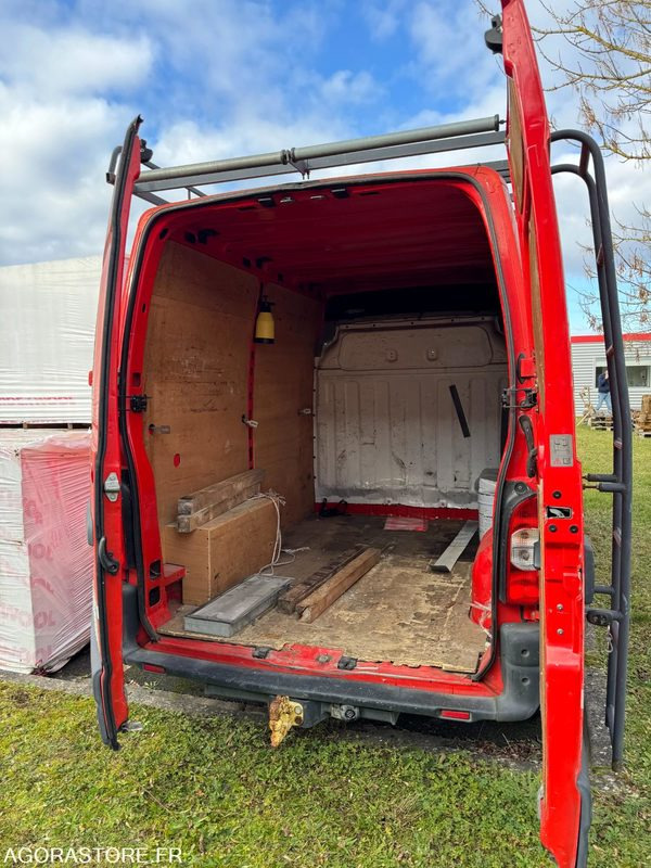 RENAULT MASTER AC 293 SY (233787 km) - Цельнометаллический фургон: фото 4 RENAULT MASTER AC 293 SY (233787 km) - Цельнометаллический фургон: фото 4