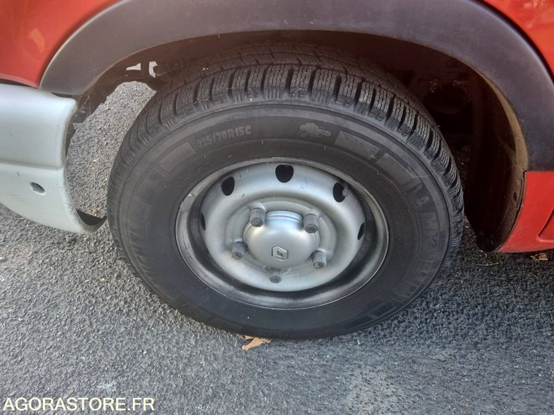 RENAULT MASTER - CT 770 PE - 2000 - Цельнометаллический фургон: фото 5 RENAULT MASTER - CT 770 PE - 2000 - Цельнометаллический фургон: фото 5