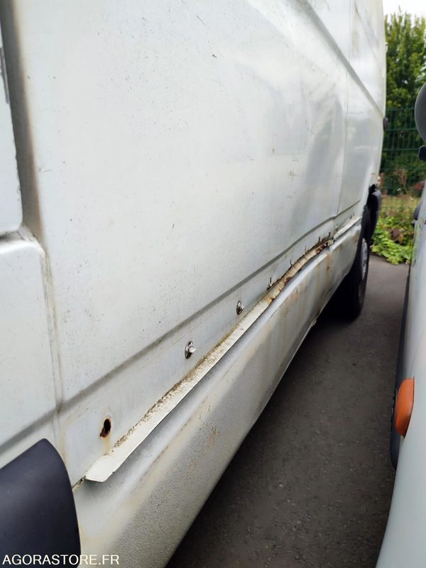 RENAULT MASTER II 2.5DCi - 120cv - Цельнометаллический фургон: фото 5 RENAULT MASTER II 2.5DCi - 120cv - Цельнометаллический фургон: фото 5
