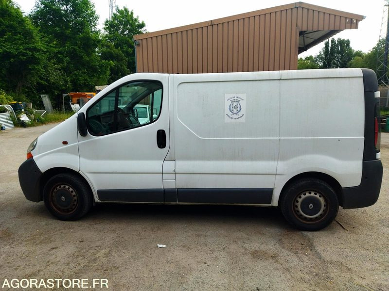 RENAULT TRAFIC DE 2005 71234 KM - Цельнометаллический фургон: фото 4 RENAULT TRAFIC DE 2005 71234 KM - Цельнометаллический фургон: фото 4