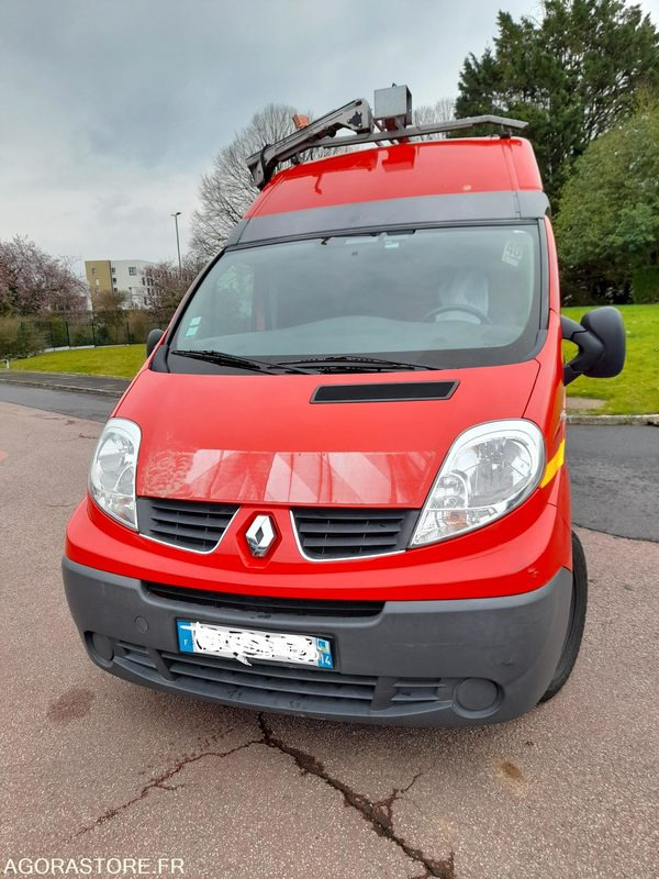 RENAULT Trafic II Fourgon Phase 2 L2H2 1200kg 2.0 dCi 16V 115 cv (MECA 563) - Цельнометаллический фургон: фото 1 RENAULT Trafic II Fourgon Phase 2 L2H2 1200kg 2.0 dCi 16V 115 cv (MECA 563) - Цельнометаллический фургон: фото 1