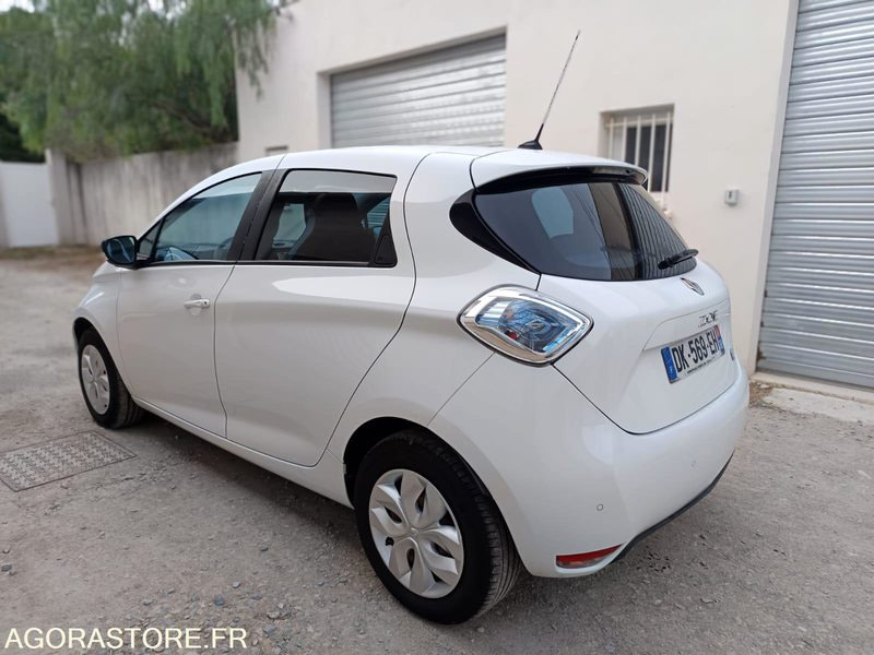 RENAULT ZOE 22 kWh 88CH CHARGE RAPIDE ACHAT INTEGRAL - 2014 - 102300KMS - Легковой автомобиль: фото 2 RENAULT ZOE 22 kWh 88CH CHARGE RAPIDE ACHAT INTEGRAL - 2014 - 102300KMS - Легковой автомобиль: фото 2