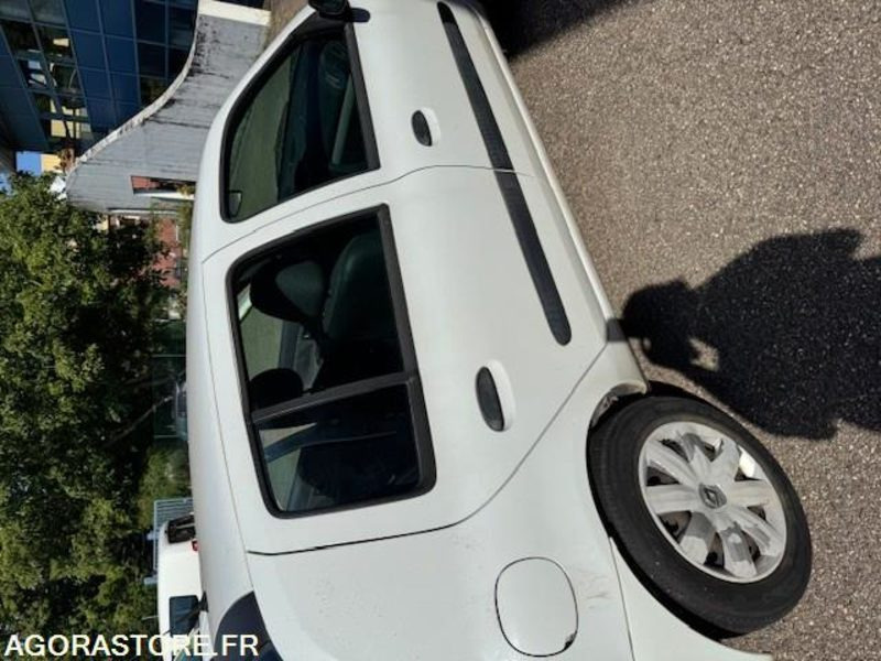 Renault CLIO 2 - Легковой автомобиль: фото 3 Renault CLIO 2 - Легковой автомобиль: фото 3