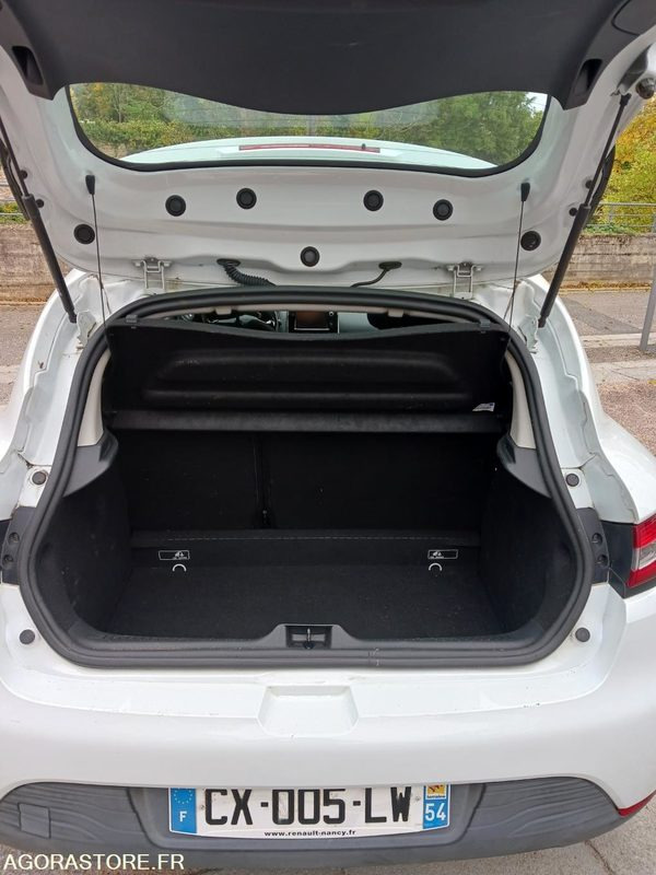 Renault Clio IV 5 Portes 1.5 dCi FAP Energy eco2 S&S 90 cv - Легковой автомобиль: фото 5 Renault Clio IV 5 Portes 1.5 dCi FAP Energy eco2 S&S 90 cv - Легковой автомобиль: фото 5