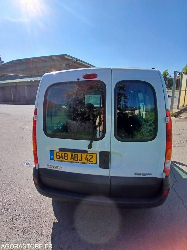 Renault Kangoo 648 ABJ 42 - Легковой фургон: фото 4 Renault Kangoo 648 ABJ 42 - Легковой фургон: фото 4