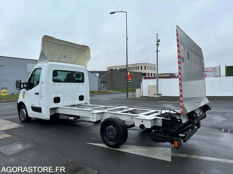 Renault Master III 2.3 DCI Plateau avec Hayon - Грузовик-шасси: фото 4 Renault Master III 2.3 DCI Plateau avec Hayon - Грузовик-шасси: фото 4
