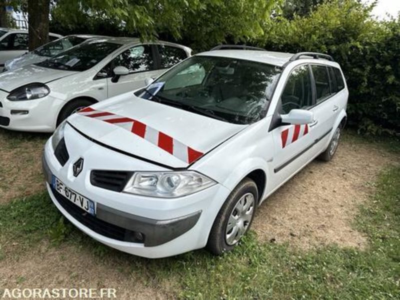 Renault Mégane - BF677VJ - Легковой автомобиль: фото 1 Renault Mégane - BF677VJ - Легковой автомобиль: фото 1
