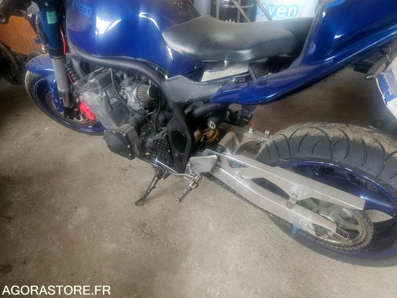 SUZUKI GSF 650 SANS CG VENTE POUR PIECE - Мотоцикл: фото 2 SUZUKI GSF 650 SANS CG VENTE POUR PIECE - Мотоцикл: фото 2