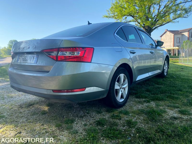 Skoda superb 2l Tdi - 2020 - 408 000km - BON ETAT GENERAL - Легковой автомобиль: фото 2 Skoda superb 2l Tdi - 2020 - 408 000km - BON ETAT GENERAL - Легковой автомобиль: фото 2