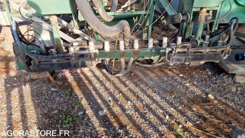 Rependeuse à bitume - Rincheval - Строительная техника: фото 2 Rependeuse à bitume - Rincheval - Строительная техника: фото 2